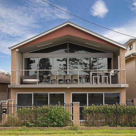 'Stockton Grande' A Sublime Beachfront Family Oasis Villa Newcastle Exterior photo