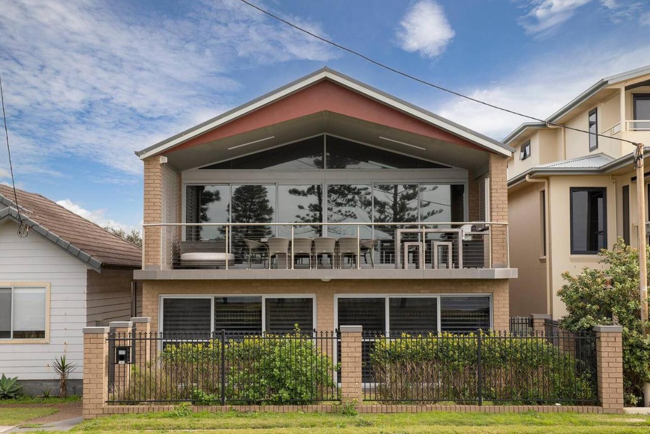 'Stockton Grande' A Sublime Beachfront Family Oasis Villa Newcastle Exterior photo